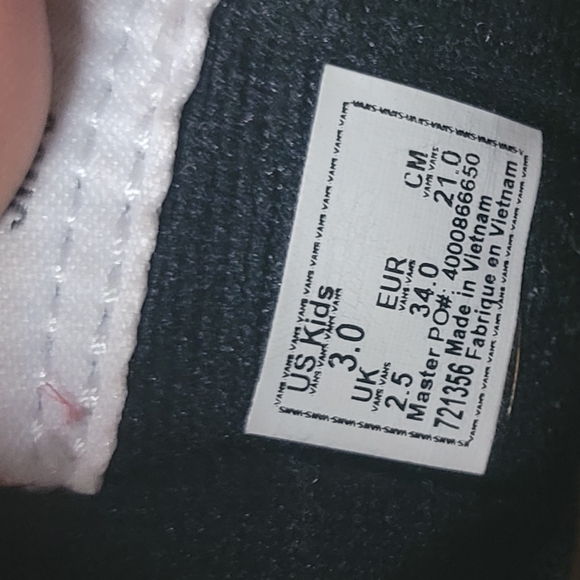 Vans - Picture 6 of 6